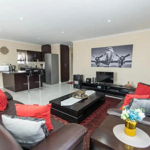 Cosy Home in Bluewater Bay, hotel v destinaci Gqeberha