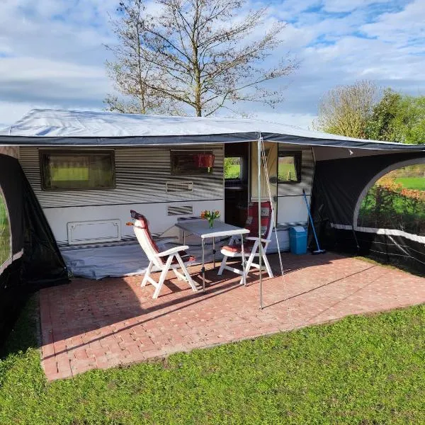 Ruime caravan op gezellige minicamping, hotel v destinaci Lichtenvoorde