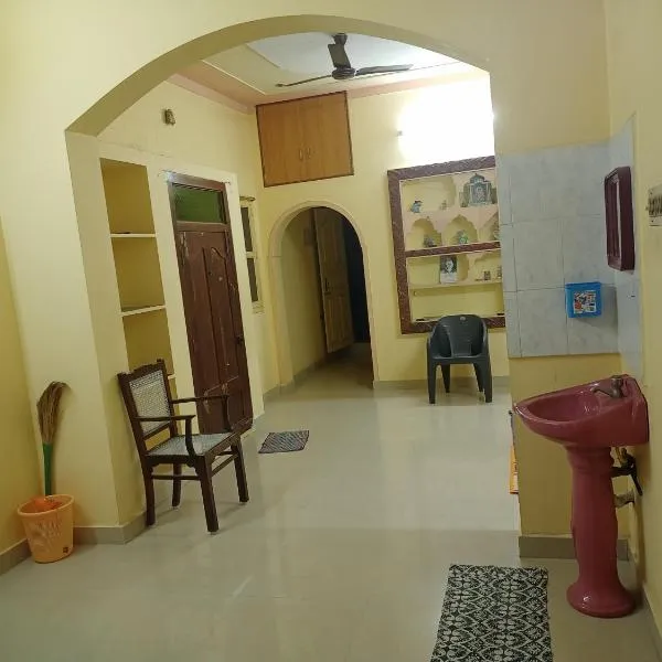 Jeeva Guest House, hotel v destinaci Tiruvannamalai