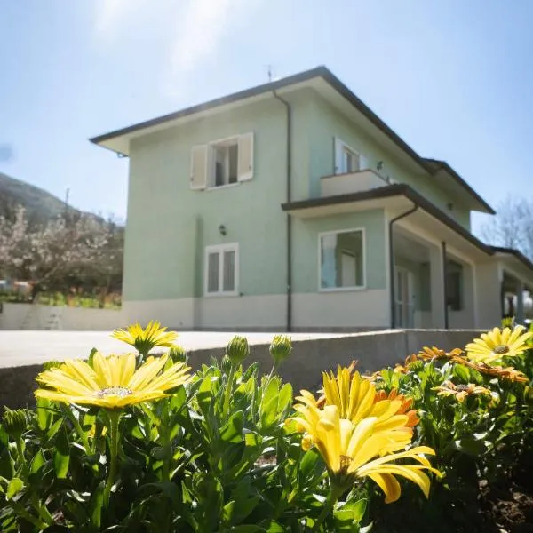 B&B SARDES, hotel v destinaci Cervaro