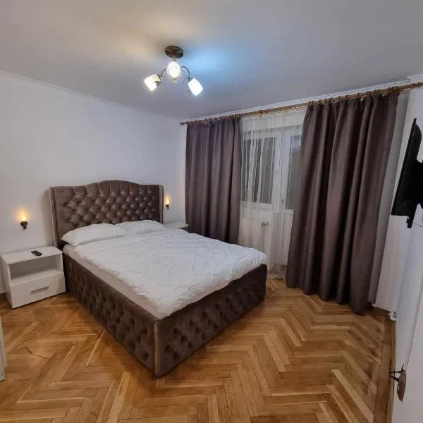 Lovely flat with hot tube Cornelia, hotel v destinaci Corabia
