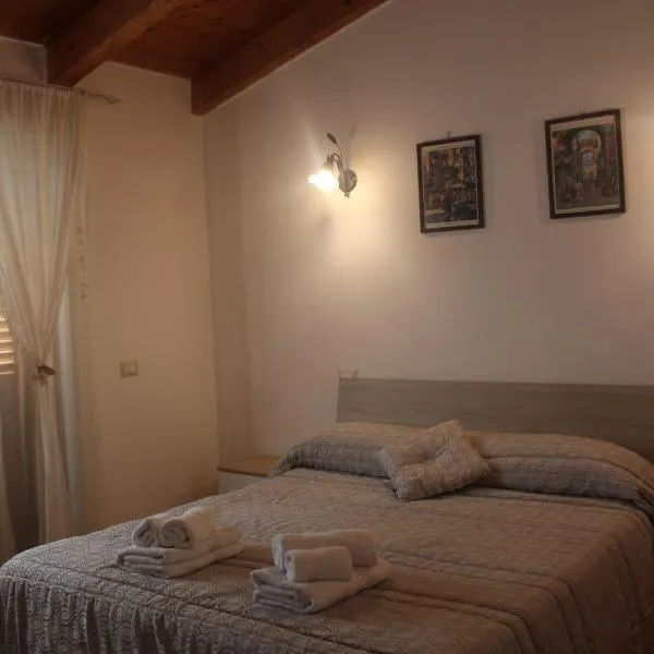 Bed & Breakfast Il Sentiero, готель у місті Аджерола