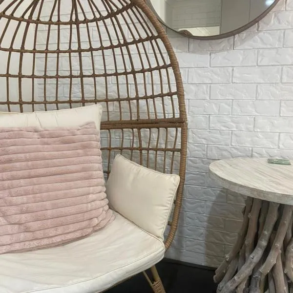 Beachmere Palms Motel，位于Beachmere的酒店