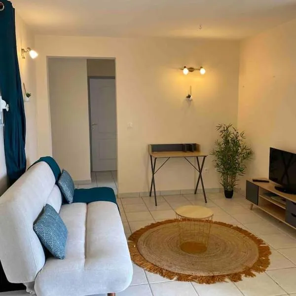 La Gîte Le Sucrier au Lamentin -10 min du CHUM, hotel in Le Lamentin