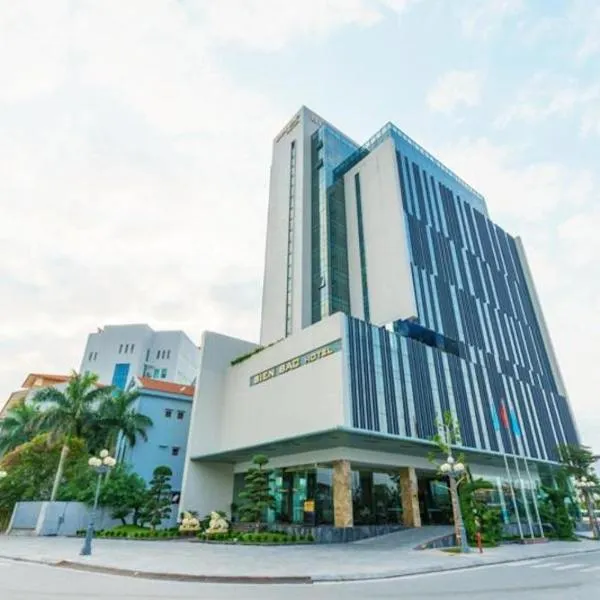 Bien Bac Hotel, khách sạn ở Móng Cái