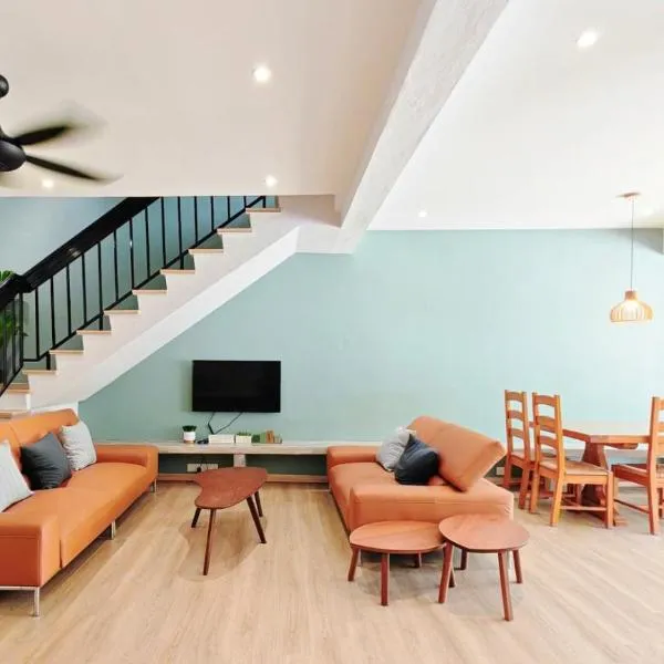 35 BeachHouse Batu Ferringhi 7 Bedroom 7 Bathroom EV friendly, hotel di Batu Feringgi