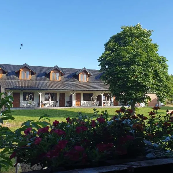 Siedlisko U Ani, hotel v destinaci Skrzynki