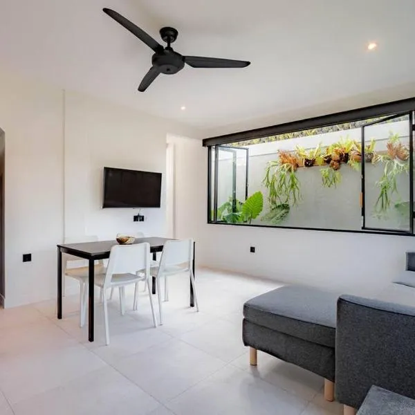 The Drupadi Apartments Town House LOLA, khách sạn ở Seminyak