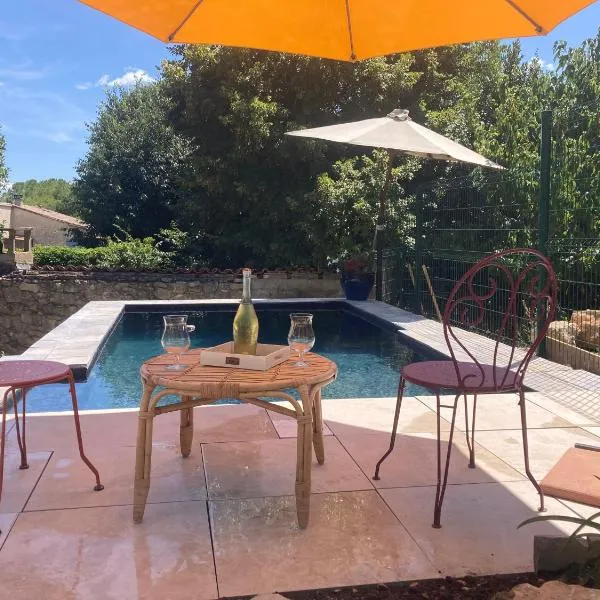La Villa Tranquille aux portes des Cévennes, hotel v destinácii Brissac