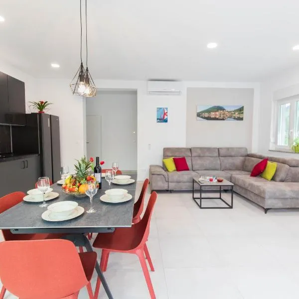 House Bartulovic - Jan Apartment with a pool, hotel v destinaci Ston