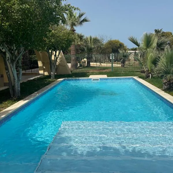 Penthouse cosy avec piscine privée, hotel v destinaci La Marsa