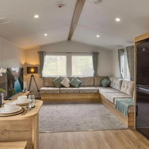 Cosy Caravan New for 2024!, hotel di Newquay