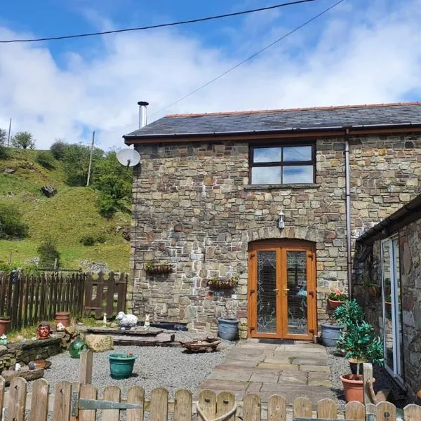 Cwm Farm Cwtch, hotel in Merthyr Tydfil