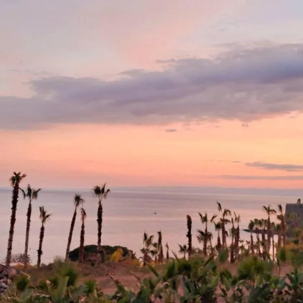 Acasuzzadiaci – hotel w mieście Aci Castello