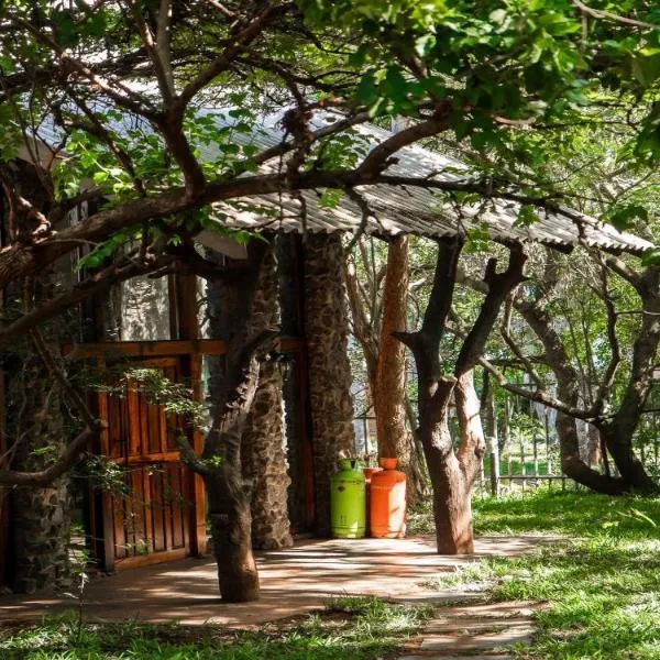 The Tropical Hut, hôtel à Dokodweni