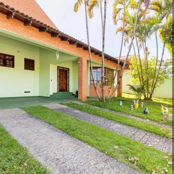 Casa em Cotia, hotel din Cotia