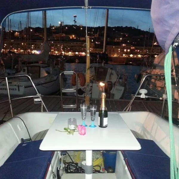 Nuitée à bord de Danilou un voilier de 9.50m, hotel v Sète