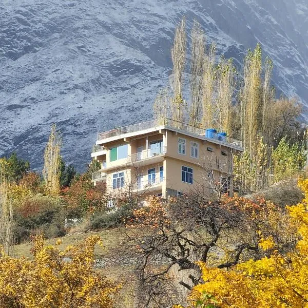 Hunza Lounge, hotel in Hunza Valley