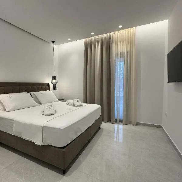 Platinum River Apartments، فندق في Potamós