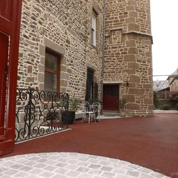 GITE LARIBOISIERE PLAIN-PIED en REZ DE CHAUSSEE, hotel en Fougères