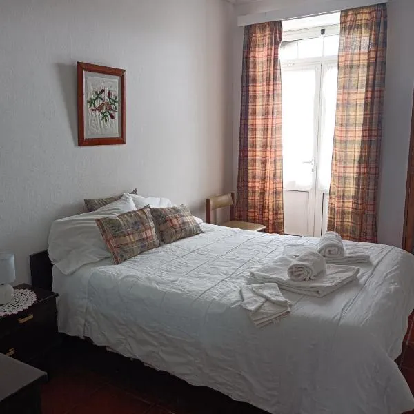 Rosário Guest House, hotel v destinaci Lajes