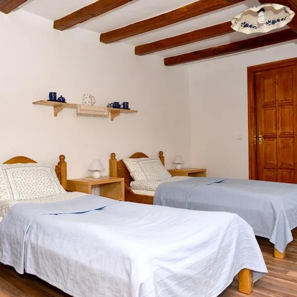 Rigófütty Vendégház, hotel v destinaci Tiszaalpár