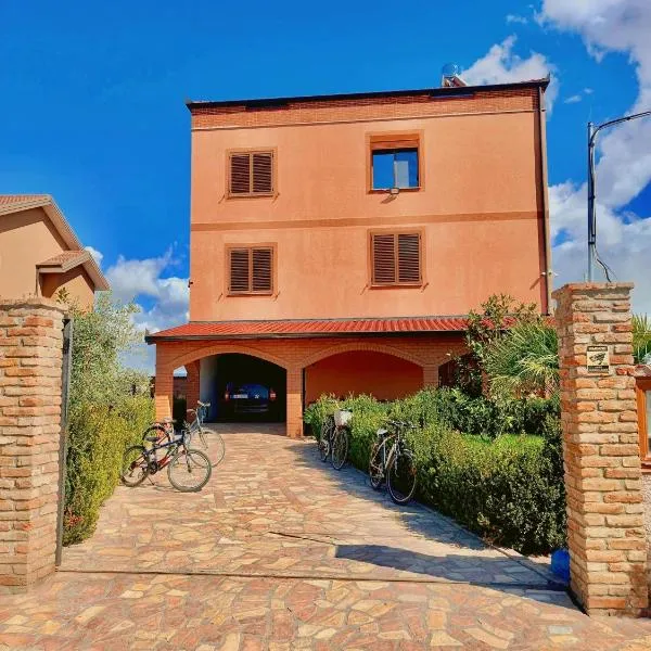 The Garden Guest House, ξενοδοχείο σε Divjakë