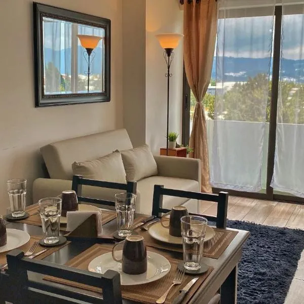 Luxury Apartment Airport with Pool zona 12 Guatemala, hotel in Guatemala