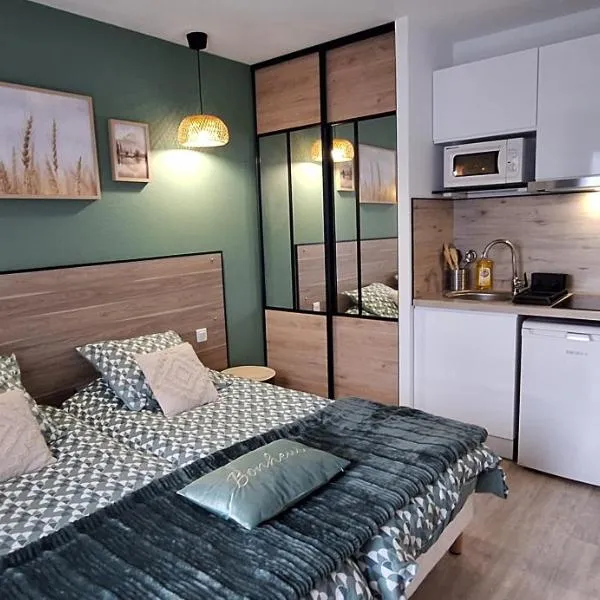 Charmant studio*le nature*, hotel v destinaci Lurdy