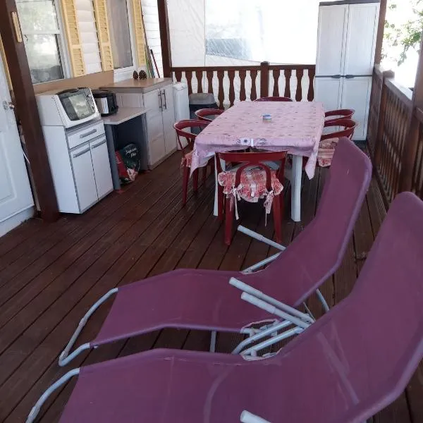 Camping l'escale, hôtel à Agde