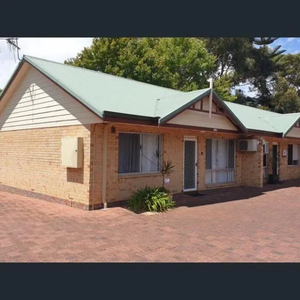 Cute self-contained apartment, hotel v destinaci Albany