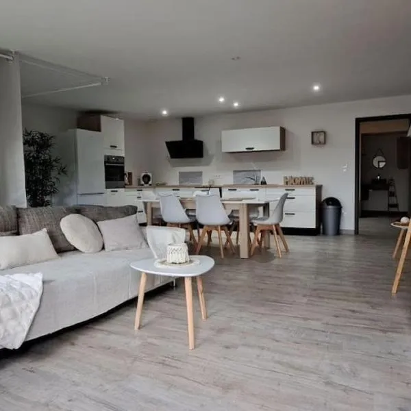 Grand Appartement Cosy Chez Pépette à 5 min de Colmar, hotel v destinaci Houssen
