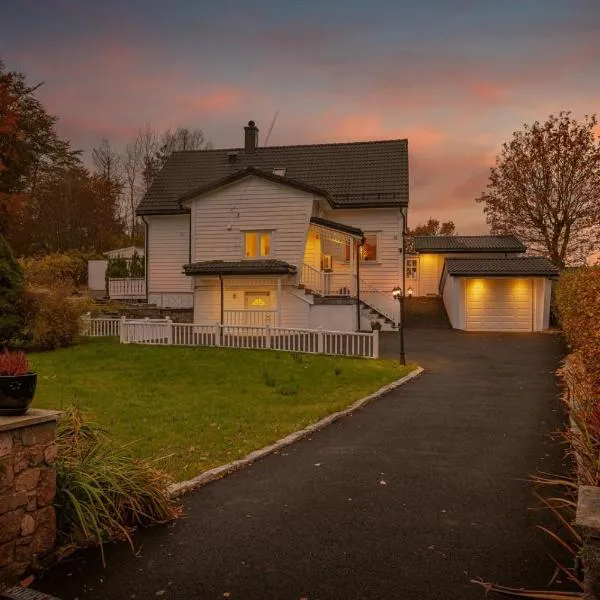 A house with a stunning view, hotel u gradu 'Rong'