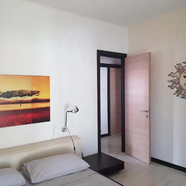 Casa Ellie - casa vacanze con giardino e posto auto privati, hotel in Grado