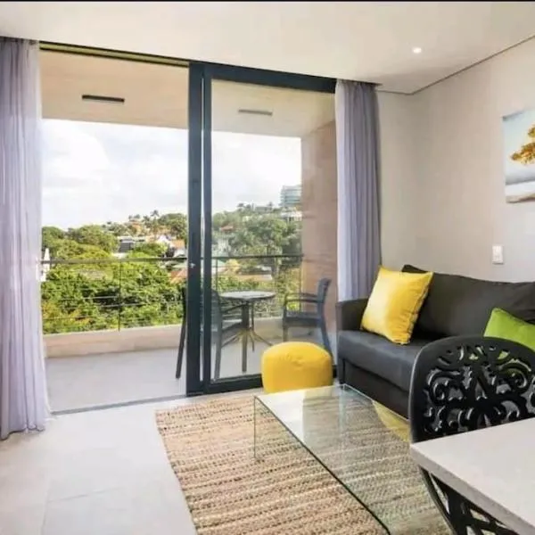 Florida Road LUX Apartment, hotel em Durban