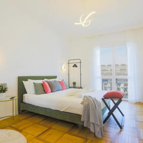 [Private Apartament] Luxury 5 Bedroom - Milano Central Station、ミラノのホテル