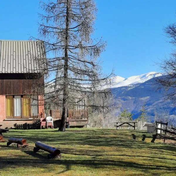 Refuge de Roncharel, hotel in La Mure