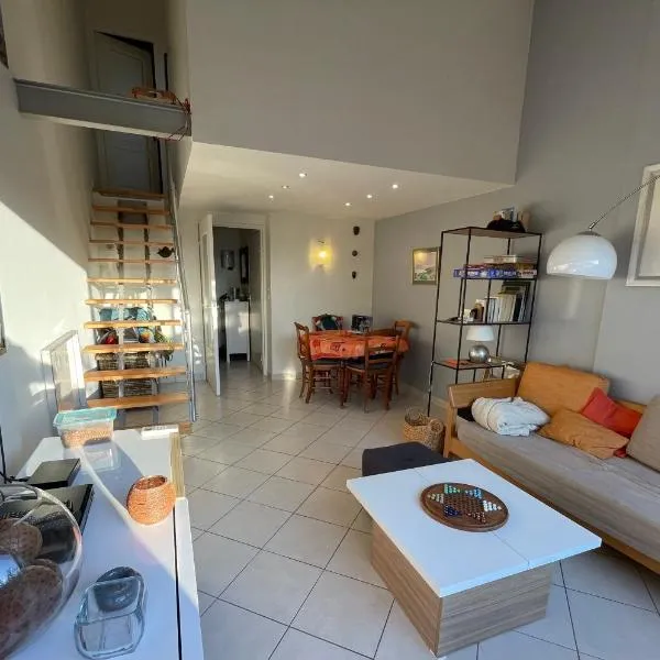 Appartement T2 Duplex, hotel in La Ciotat
