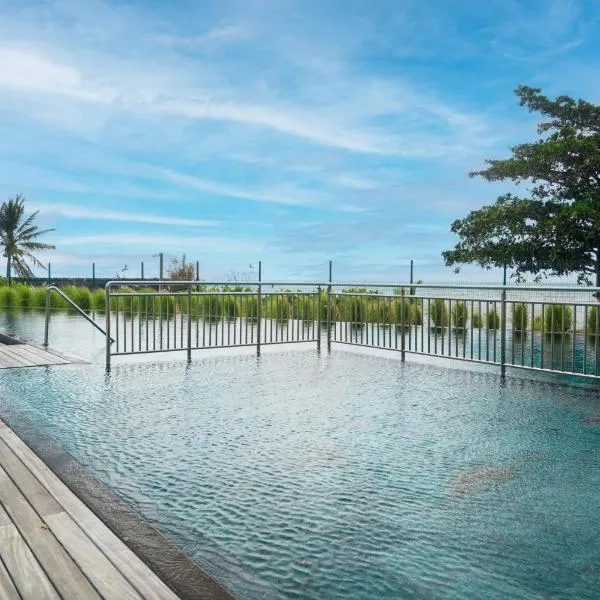 Ocean Point Beachfront Residences - Apartment A1, hótel í Pointe aux Piments