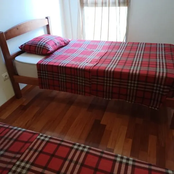 Costa Lodges, Shared Room, Funchal, Santa Cruz, Machico, hotel in Santa Cruz