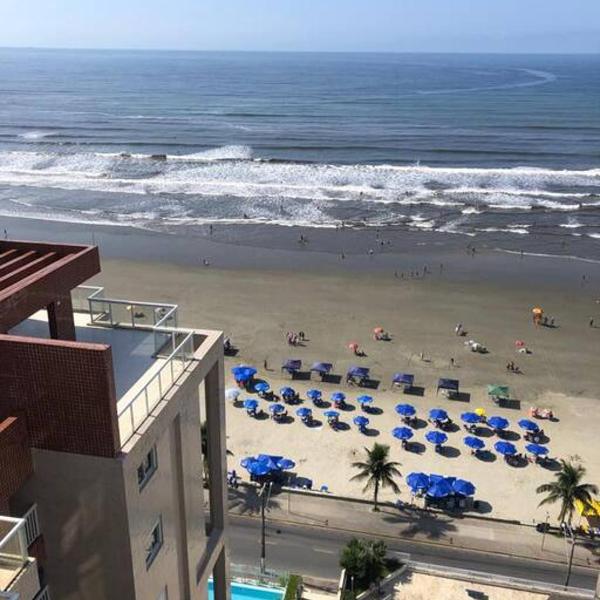 Apto charme frente para a praia