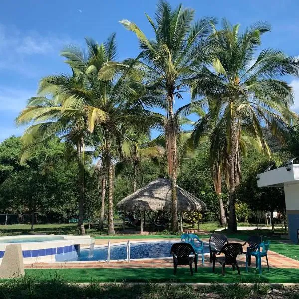 Casa de campo La MariaCa, hotel in Utica