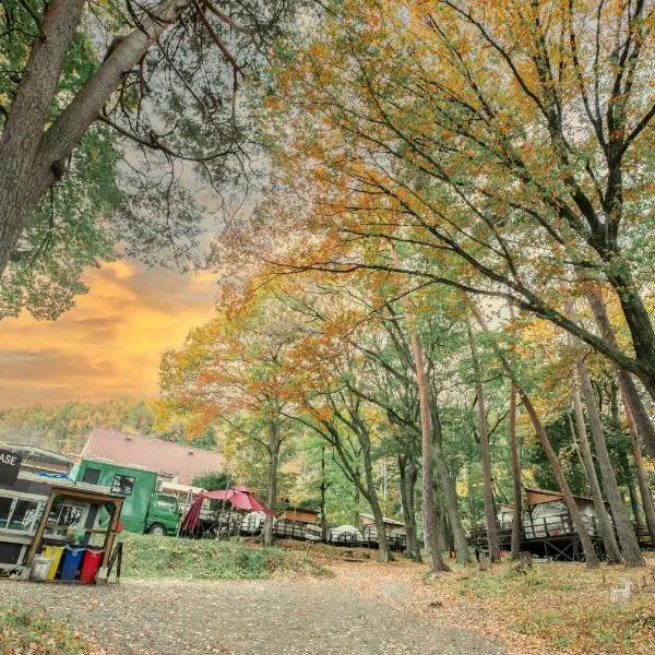 Nagano GLAMPINGBASE enCamp, hotel v destinaci Shiojiri
