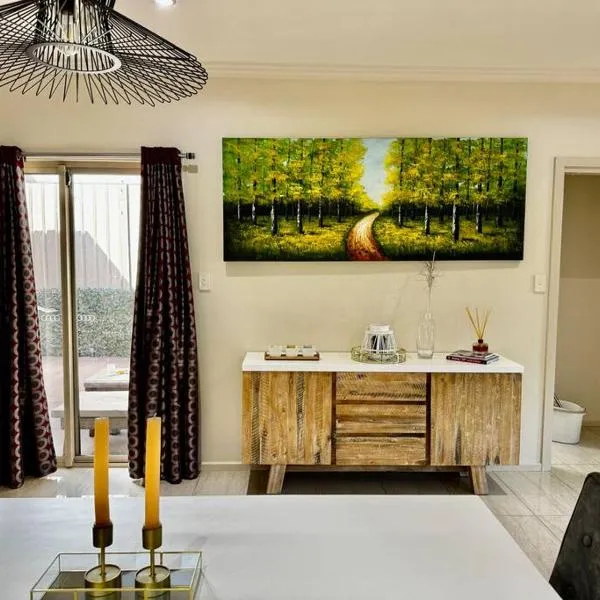 Morden Elegant 4 Bedroom House, hotel em Broadview