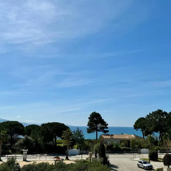 Appartement avec sur la mer !, hotel in Sagone