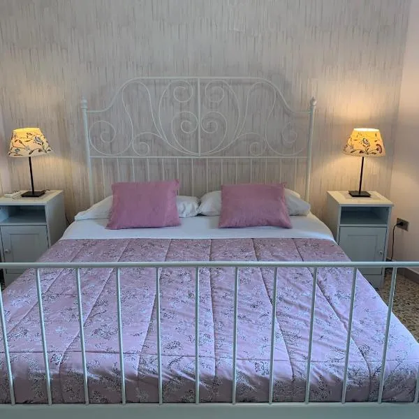 Luna Piena B&B, hotell sihtkohas Lecce