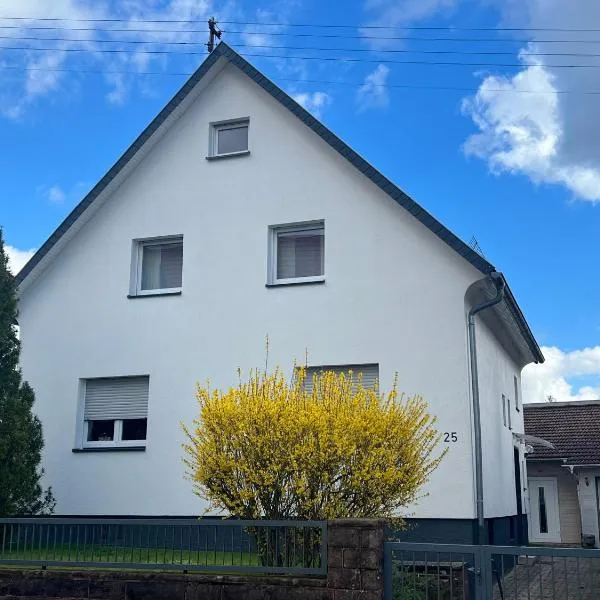 Ferienwohnung Löwenburg, hotel in Lemberg
