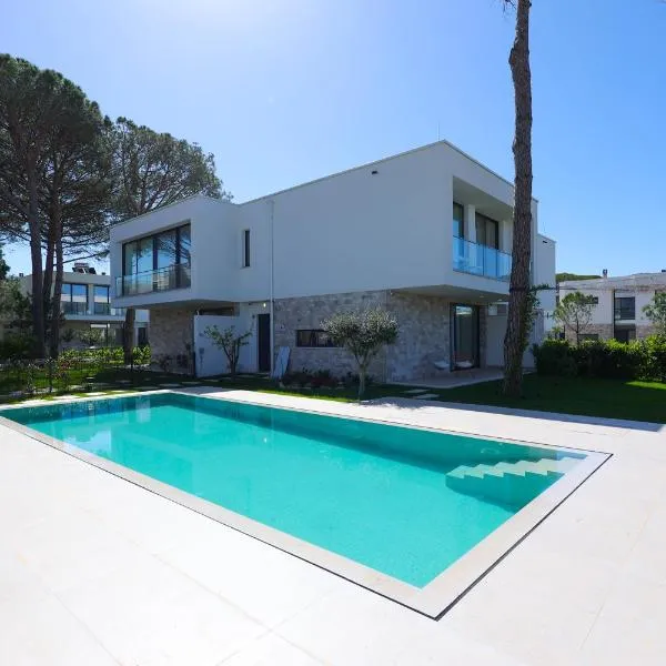 SanPietro Vacation Rentals, hotel v destinaci Durrës