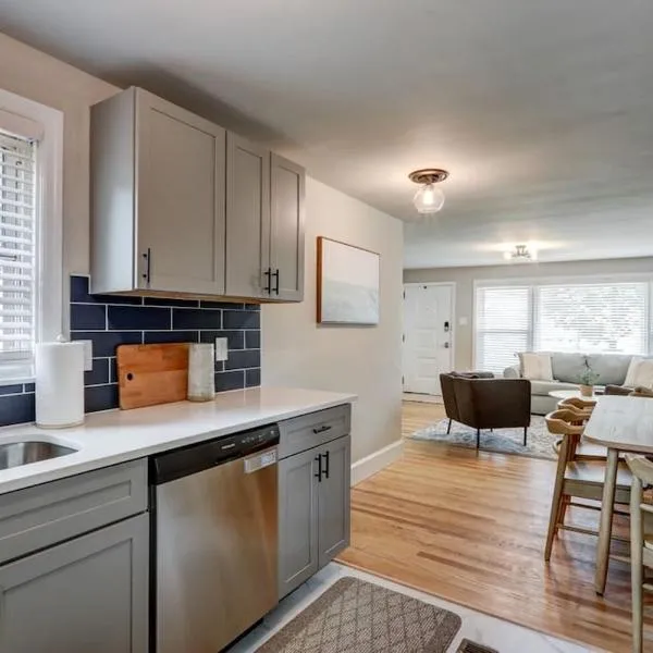 Renovated 2 BR home close to Lancaster attractions, hotel v destinaci Lancaster