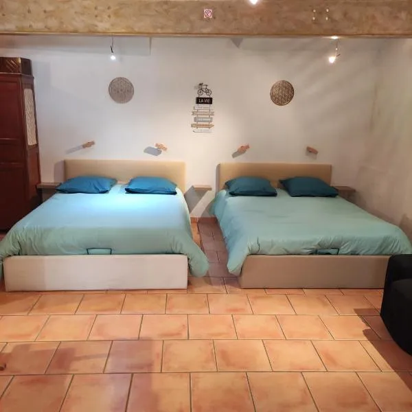 Chambre atypique : La Grotte, hotel v destinaci Bez-et-Esparon